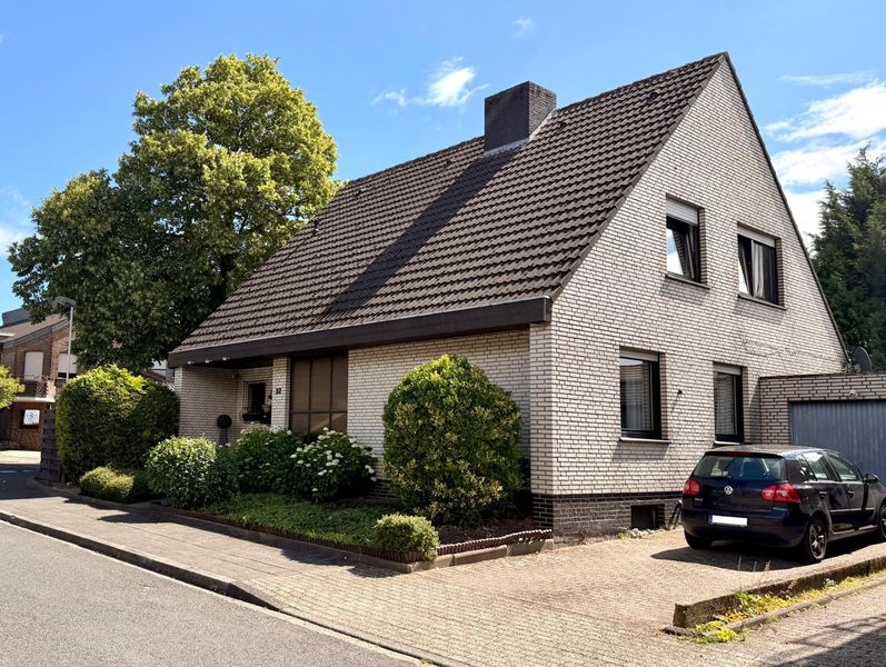 PROVISIONSFREI - Freist. Einfamilienhaus in Bestlage - Wohnen mit Garten auf attrakt. Eckgrundstück